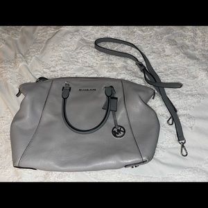 Michael Kors purse w/adjustable & removable strap